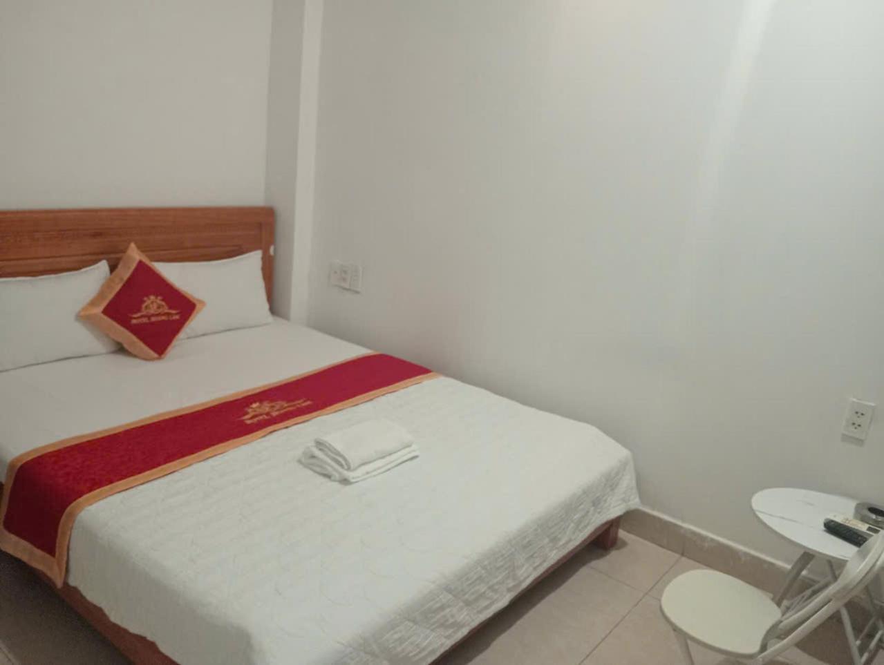 Khach San Hoang Lam Bed & Breakfast